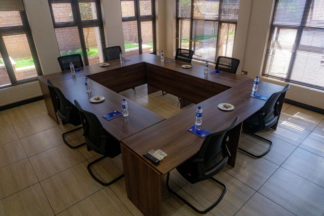 Legacy Suites Lilongwe Exteriör bild